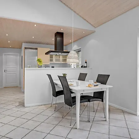 Sivsangervej Rodby Vi Holiday home