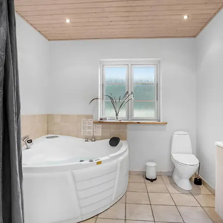 Holiday home 3 Bedroom Gorgeous In Rdby *