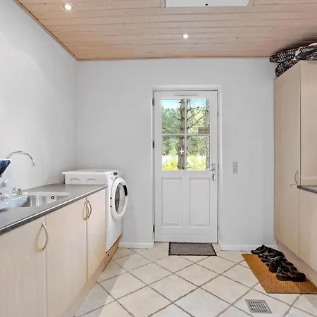 Holiday home 3 Bedroom Gorgeous In Rdby *