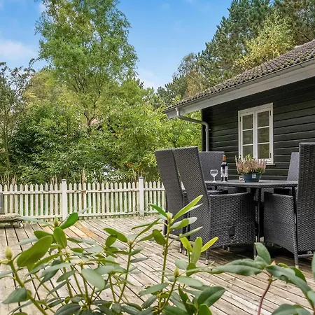3 Bedroom Gorgeous In Rdby Holiday home Rodbyhavn