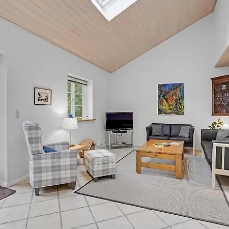 3 Bedroom Gorgeous In Rdby * Rodbyhavn