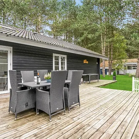 3 Bedroom Gorgeous In Rdby Holiday home *
